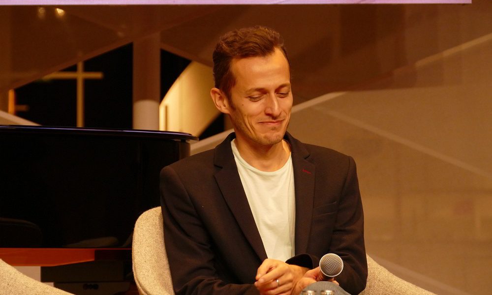 Der sympathische georgische Autor Davit Gabunia mit "Farben der Nacht"