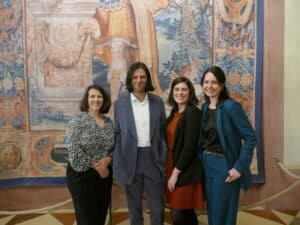 Die Buchbloeggerinnen mit dem Gewinner Deniz Utlu (v.links ich, Deniz, Marina Müller-Nauhaus @nordbreze, Alexandra Stiller @bücherkaffee