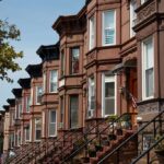 Liz Moore - Der andere Arthur classic-new-york-city-brownstone-apartment-building-in-the-boro-park-often-b2675d